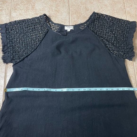 Umgee Black Linen Blend Crochet Sleeve  High Low Frayed Hem Dress, Size Medium - Picture 7 of 14